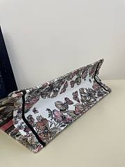	 Bagsaaa Dior Lady Medium Book Tote White and Pastel Pink Butterfly Around The World Embroidery - 42 x 35 x 18.5 cm - 5
