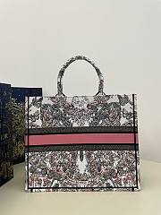 	 Bagsaaa Dior Lady Medium Book Tote White and Pastel Pink Butterfly Around The World Embroidery - 42 x 35 x 18.5 cm - 3