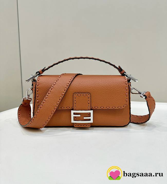 Bagsaaa Fendi Baguette Brown Selleria bag with oversize topstitching - 28x6.5x15cm - 1