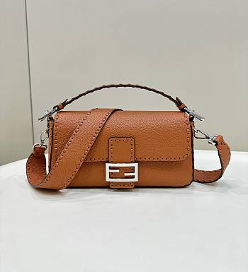 Bagsaaa Fendi Baguette Brown Selleria bag with oversize topstitching - 28x6.5x15cm
