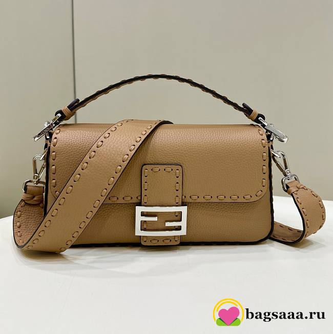 	 Bagsaaa Fendi Baguette Beige Selleria bag with oversize topstitching - 28x6.5x15cm - 1