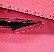 	 Bagsaaa Fendi Baguette Pink Selleria bag with oversize topstitching - 28x6.5x15cm - 2