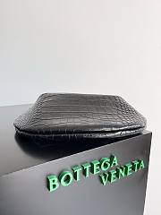 Bagsaaa Bottega Veneta Sardine Black Crocodile top handle bag  - 36x24x3cm - 2