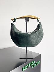 	 Bagsaaa Bottega Veneta Sardine Green Crocodile top handle bag - 36x24x3cm - 1
