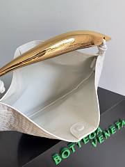 	 Bagsaaa Bottega Veneta Sardine White Crocodile top handle bag - 36x24x3cm - 6