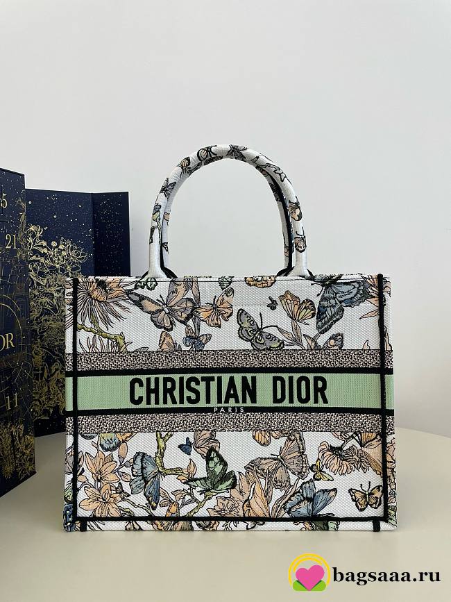 	 Bagsaaa Dior Medium Book Tote White and Green Toile De Jouy Mexico Embroidery - 36x18x28cm - 1