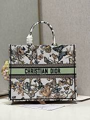 	 Bagsaaa Dior Large Book Tote White and Green Toile De Jouy Mexico Embroidery - 42cm - 1