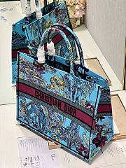 Bagsaaa Dior Large Book Tote Celestial Blue Multicolor Toile de Jouy Voyage Embroidery - 4