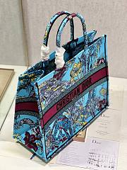 Bagsaaa Dior Large Book Tote Celestial Blue Multicolor Toile de Jouy Voyage Embroidery - 2