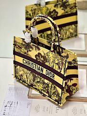 Bagsaaa Dior Medium Book Tote Celestial Yellow Multicolor Toile de Jouy Voyage Embroidery - 3