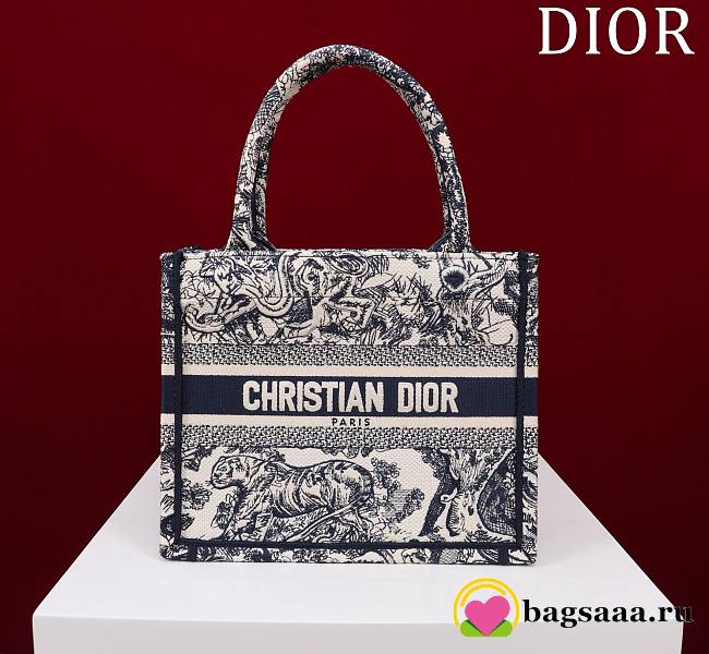 	 Bagsaaa Dior Small Book Tote Ecru and Navy Blue Toile de Jouy Embroidery - 26x22x8cm - 1
