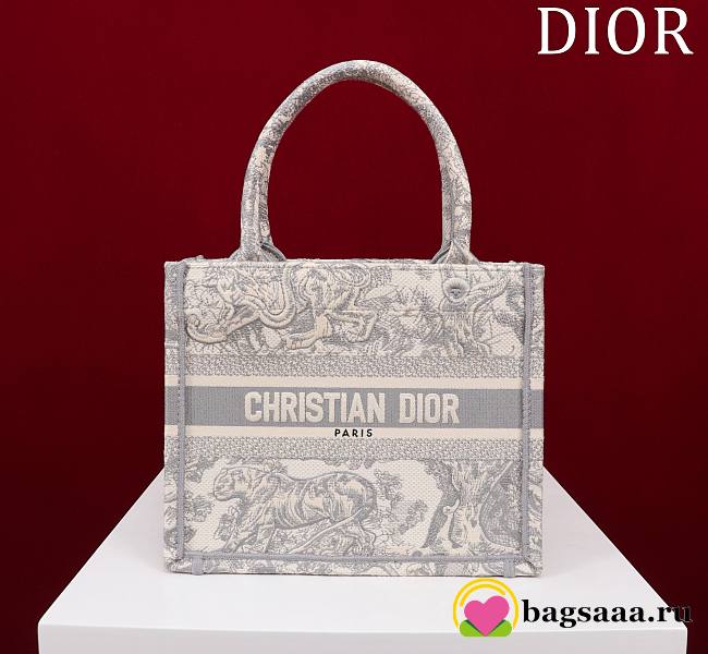 	 Bagsaaa Dior Small Book Tote Ecru and Grey Toile de Jouy Embroidery - 26x22x8cm - 1