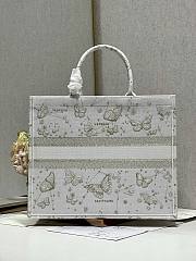Bagsaaa Dior Book Tote Large White and Gold-tone Gradient Butterflies - 5