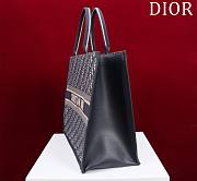 	 Bagsaaa Dior Large Dior Book Tote Blue Dior Oblique Embroidery and Calfskin - 5
