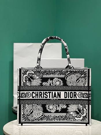 Bagsaaa Dior Medium Book Tote Black and White Butterfly Bandana Embroidery (36 x 27.5 x 16.5 cm)