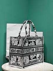 Bagsaaa Dior Medium Book Tote Black and White Butterfly Bandana Embroidery (36 x 27.5 x 16.5 cm) - 6