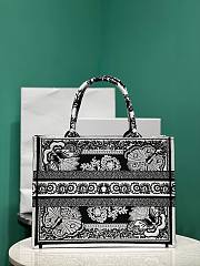 Bagsaaa Dior Medium Book Tote Black and White Butterfly Bandana Embroidery (36 x 27.5 x 16.5 cm) - 4