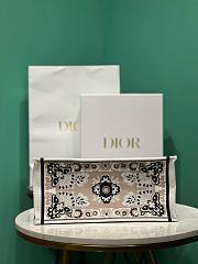 	 Bagsaaa Dior Medium Book Tote Beige and White Butterfly Bandana Embroidery (36 x 27.5 x 16.5 cm) - 6
