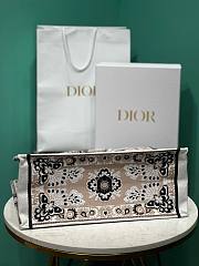 	 Bagsaaa Dior Medium Book Tote Beige and White Butterfly Bandana Embroidery - 5