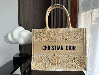 	 Bagsaaa Dior Book Tote Medium Beige D-Lace Flower Embroidery with 3D Macramé Effect