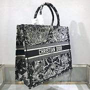 Bagsaaa Dior Large Book Tote Star Embroidery - 42x35x18cm - 6