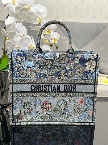 	 Bagsaaa Dior Large Blue Jardin Magique Embroidery Book Tote 42cm