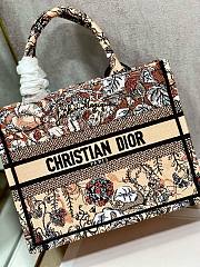 	 Bagsaaa Dior Small Beige Jardin Magique Embroidery Book Tote 26cm - 5