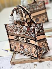 	 Bagsaaa Dior Small Beige Jardin Magique Embroidery Book Tote 26cm - 4