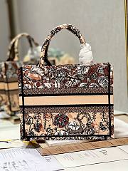 	 Bagsaaa Dior Small Beige Jardin Magique Embroidery Book Tote 26cm - 3