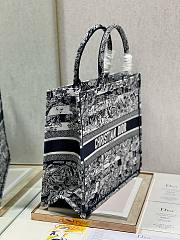 	 Bagsaaa Dior Large Book Tote D - Striped Ecru and Dark Blue Toile de Jouy Embroidery - 6