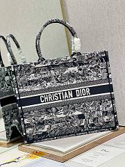 	 Bagsaaa Dior Large Book Tote D - Striped Ecru and Dark Blue Toile de Jouy Embroidery - 5