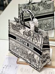	 Bagsaaa Dior Large Book Tote Ecru and Black Toile de Jouy Embroidery - 5