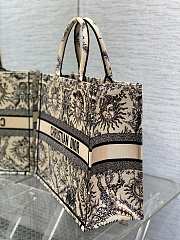 Bagsaaa Dior Large Book Tote Beige and Black Toile de Jouy Soleil Embroidery - 6