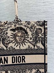 Bagsaaa Dior Large Book Tote Beige and Black Toile de Jouy Soleil Embroidery - 4