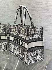 	 Bagsaaa Dior Medium Book Tote White and Black Toile de Jouy Soleil Embroidery - 5