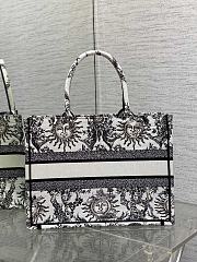 	 Bagsaaa Dior Medium Book Tote White and Black Toile de Jouy Soleil Embroidery - 3