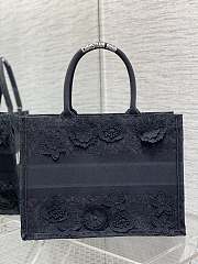 	 Bagsaaa Dior Book Tote Medium Black D-Lace Flower Embroidery with 3D Macramé Effect - 2