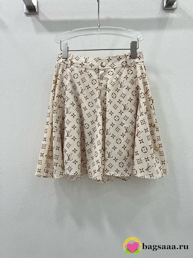 Bagsaaa Louis Vuitton Silk Fabric Monogram Cream Color Short Skirt - 1