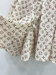 Bagsaaa Louis Vuitton Silk Fabric Monogram Cream Color Short Skirt - 2