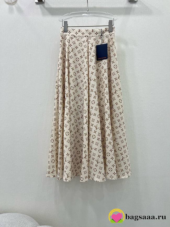 	 Bagsaaa Louis Vuitton Silk Fabric Monogram Cream Color Long Skirt - 1