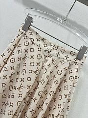 	 Bagsaaa Louis Vuitton Silk Fabric Monogram Cream Color Long Skirt - 2