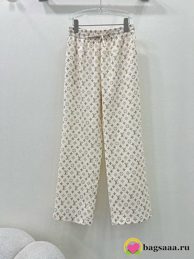 	 Bagsaaa Louis Vuitton Silk Fabric Monogram Cream Color Pants - 1