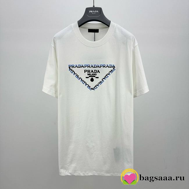 	 Bagsaaa Prada Triangle Logo White T-Shirt 02 - 1