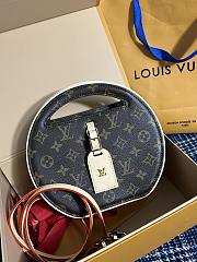 Bagsaaa Louis Vuitton Around Me PM - 22.5×21×7CM - 2