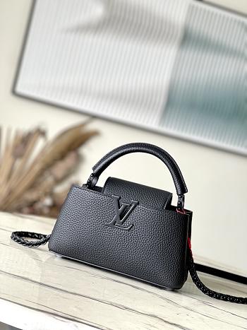 Bagsaaa Louis Vuitton Capucines East-West Mini Black - 22 x 12 x 8 cm