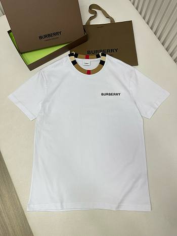 	 Bagsaaa Burberry White T-Shirt