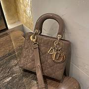 Bagsaaa Dior Small Lady Bag Taupe Patent Cannage Calfskin 20cm - 1