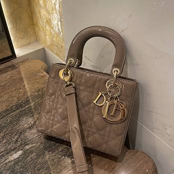 Bagsaaa Dior Small Lady Bag Taupe Patent Cannage Calfskin 20cm