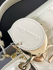 	 Bagsaaa Dior Small Lady Bag White Patent Cannage Calfskin 20cm - 3