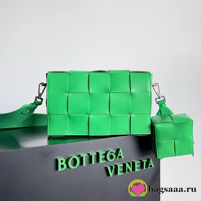 	 Bagsaaa Bottega Veneta Intrecciato-weave leather cross-body bag green - 26x16x6.5cm - 1